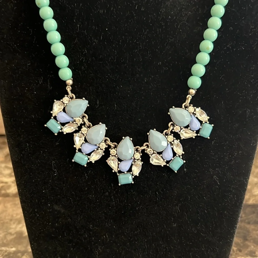 Blue Turquoise Beaded Necklace with Floral Centerpiece EUC